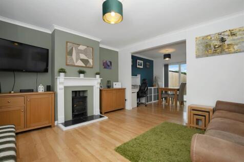 Walton Close, Keynsham photo 3