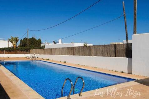 quiet-residential-area-cala-de-bou-ibiza