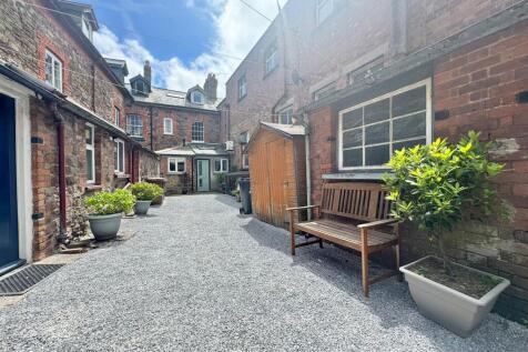 Shared Rear Courtyard.jpeg