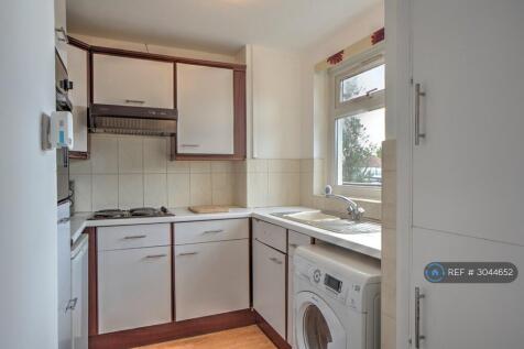 Biggin Hill, Westerham, TN16 photo 4