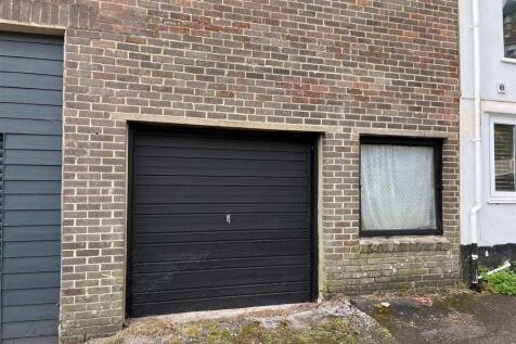 garage 1.jpg