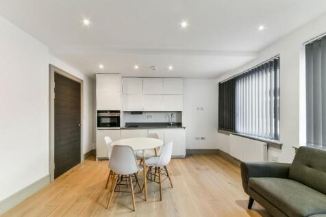 Kingsway, London, N12 photo 3