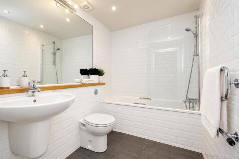 professional-bathroom-listing.jpg