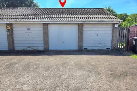 Driveway/Garage