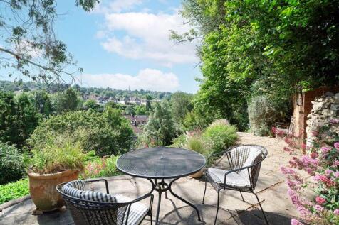6 bed, 4 bath Detached in Bristol - Photo 6