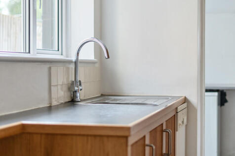 1304472-7-68428dd...