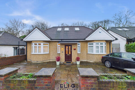 Chain free large 4 bed bungalow for sale, Shireha