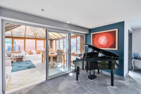 Lounge into Conservatory