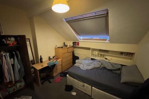 Brudenell Road, Hyde Park, Leeds photo 2
