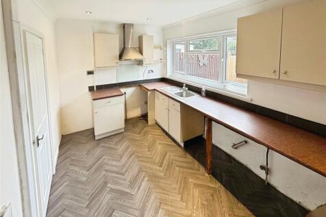 Essington Road, Willenhall, West Midlands, WV12 photo 3