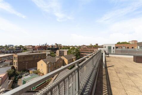 Cresset Road, E9