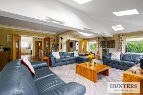 98335_62-Westgate-Guiseley  (2) - Copy_low.jpg