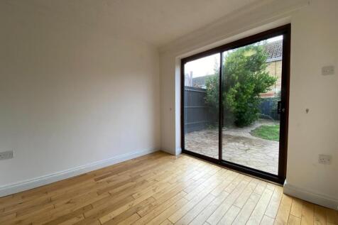 Charles Melrose Close, Mildenhall photo 3