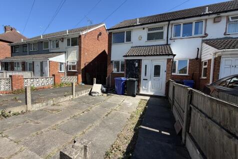 3 bed terraced house for rent in Stourbridge Road, Dudley