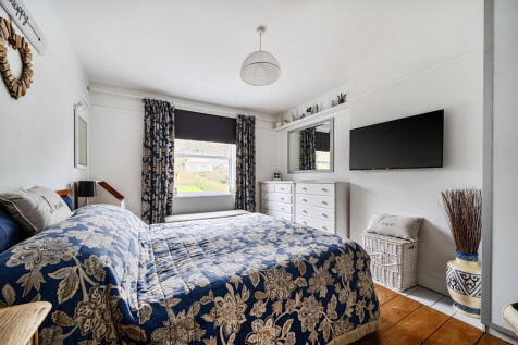 1384885-2-69270ef...