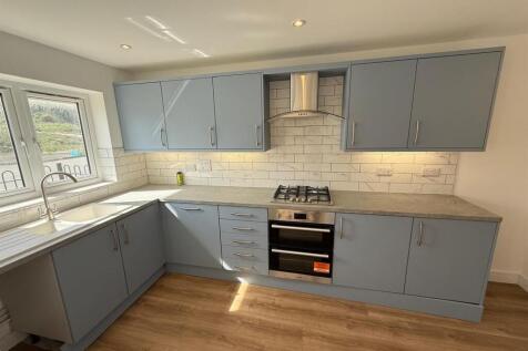 Plot 238 kitchen.jpg