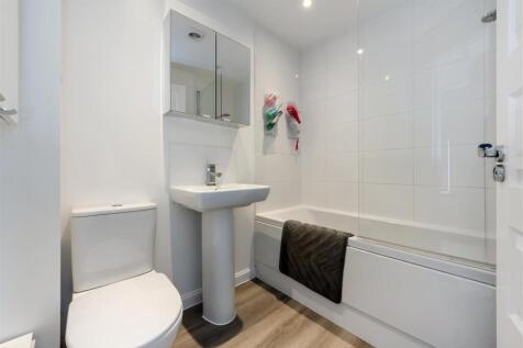 Upstairs bathroom.jpg