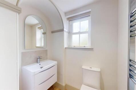Abbey Foregate, f3, bathroom