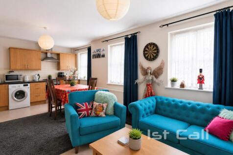 Open Plan Lounge/ Kitchen