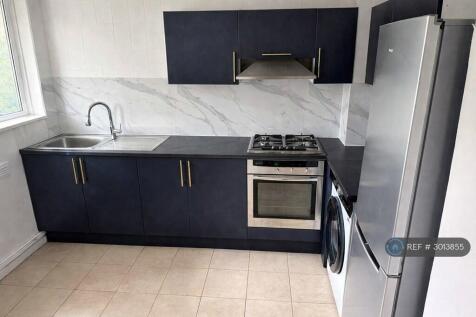 Kitchen (View 2)