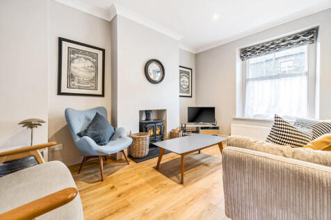 Living Room / Din...