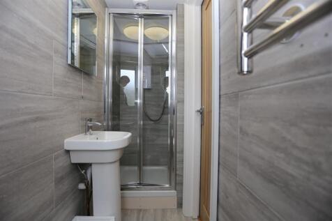 1, 122c Church Road (1).JPG