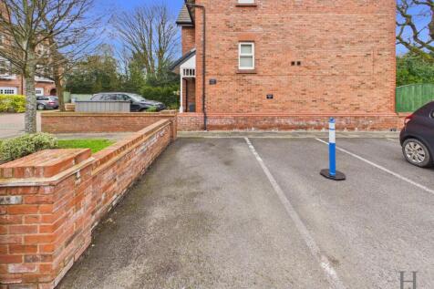 Additional parking (1x space)