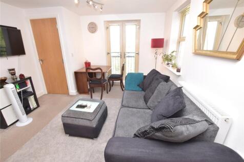 Lounge/Dining Area