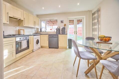 Fitted Dining Kitchen to Rear