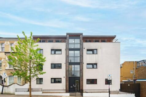 London, SW11 - property photo