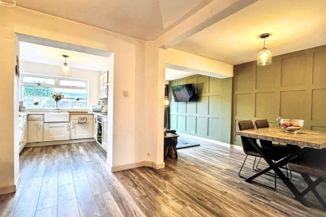 Living Area/Dining Room