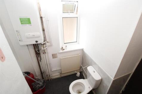 Bright and tidy WC with natural light....