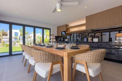 Kitchen &amp; Dining...