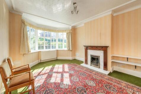 SITTING ROOM DINING ROOM AND KITCHEN