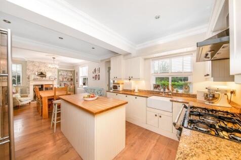 OPEN PLAN DINING KITCHEN