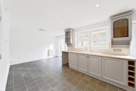 Kitchen (2)_pe.jpg