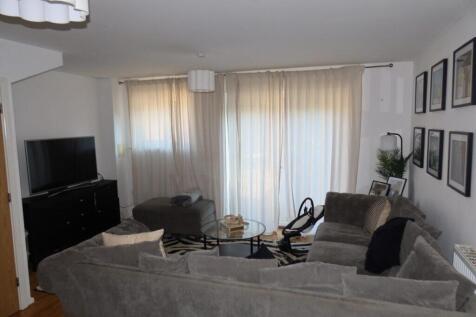 Lister Drive, Northfleet, Gravesend, DA11 8FF- 3 Bedroom Semi Detached House photo 5