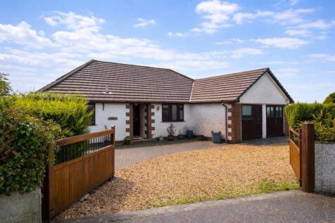St Columb, TR9 - property photo