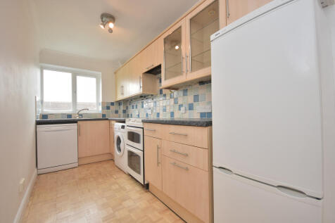 20 apton court kitch