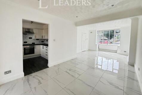 Living Room/Dining