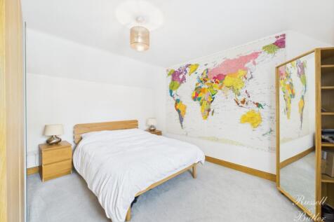 CAM02127G0-PR0325-STILL048