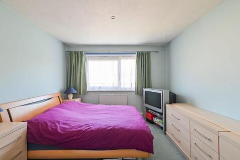 London, E3 - property photo
