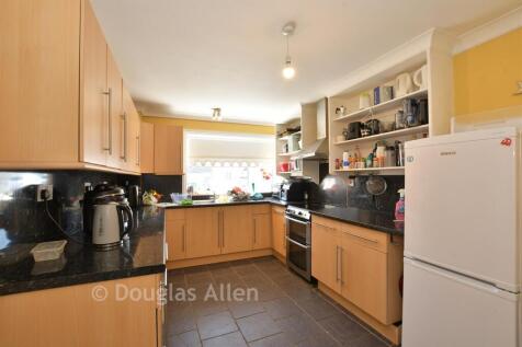 Kitchen/ Dining Room
