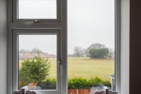 Estate Agent EweMove Scunthorpe Paddock View
