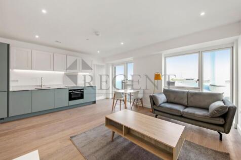 Studio flat on Botanist House, Seagull Lane, E16, £1,900/mo