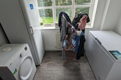 Lacewood Gardens, Reading, Berkshire, RG2 photo 5