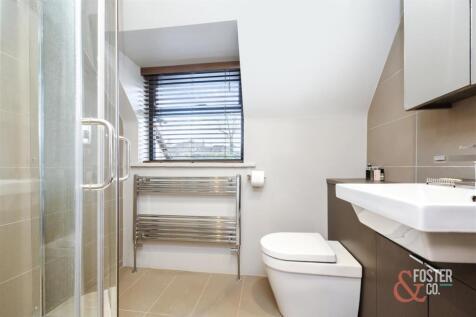 Tredcroft Road, 4-006.jpg