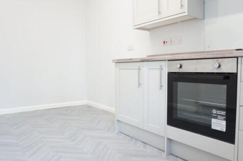 Flat 12, Dykes House, Cliff Road, Hessle photo 5