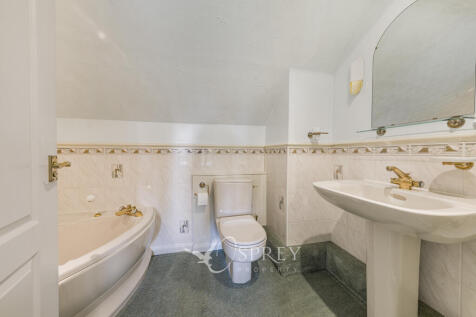 En-Suite Bathroom