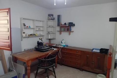 Property Image 100